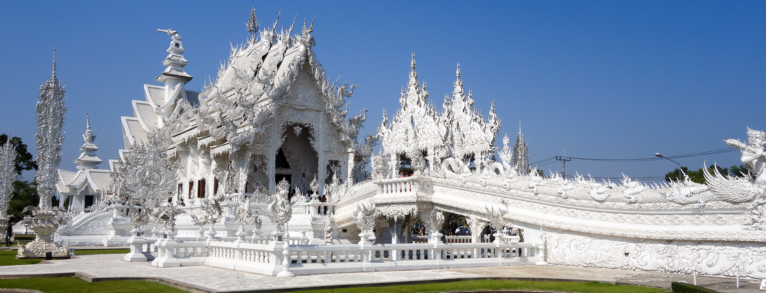 The White Temple Wat Rong Khun In Chiang Rai 1